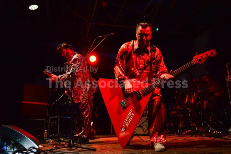 Igor and the Red Elvises to play tonight